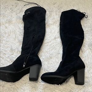VENUS Black Heeled Knee-High Boots